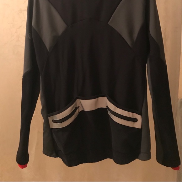 Men’s nylon TREK Jacket. Barely worn. Back zips. - Picture 4 of 4